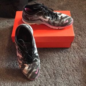 Woman’s Nike free 5.0